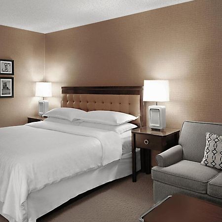 Sheraton Cavalier Saskatoon Hotel Екстериор снимка