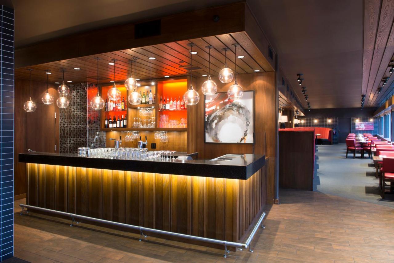 Sheraton Cavalier Saskatoon Hotel Екстериор снимка
