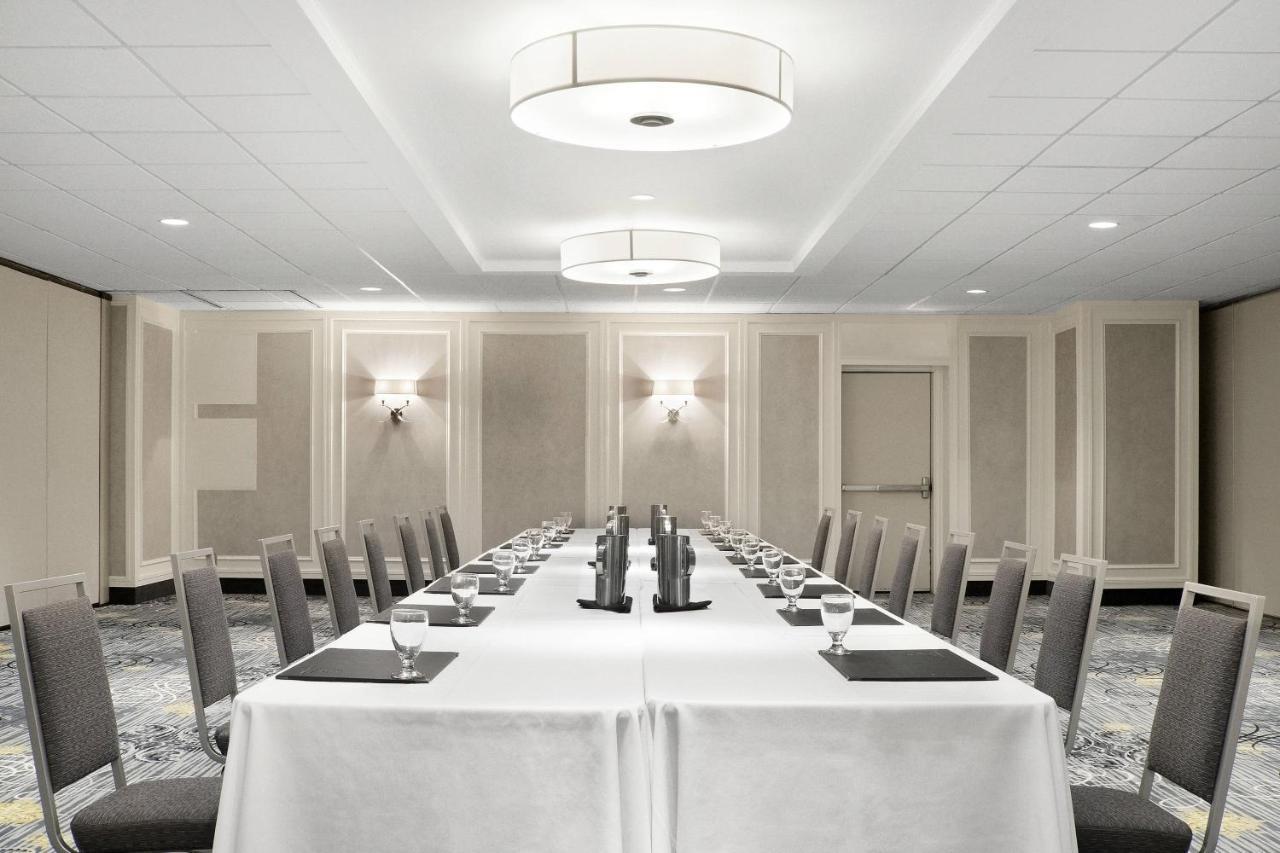 Sheraton Cavalier Saskatoon Hotel Екстериор снимка
