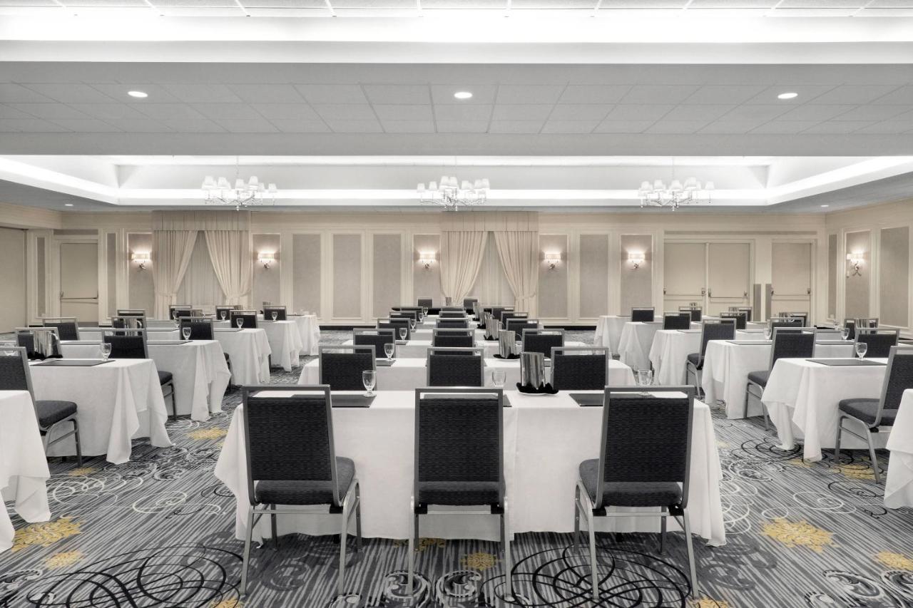 Sheraton Cavalier Saskatoon Hotel Екстериор снимка
