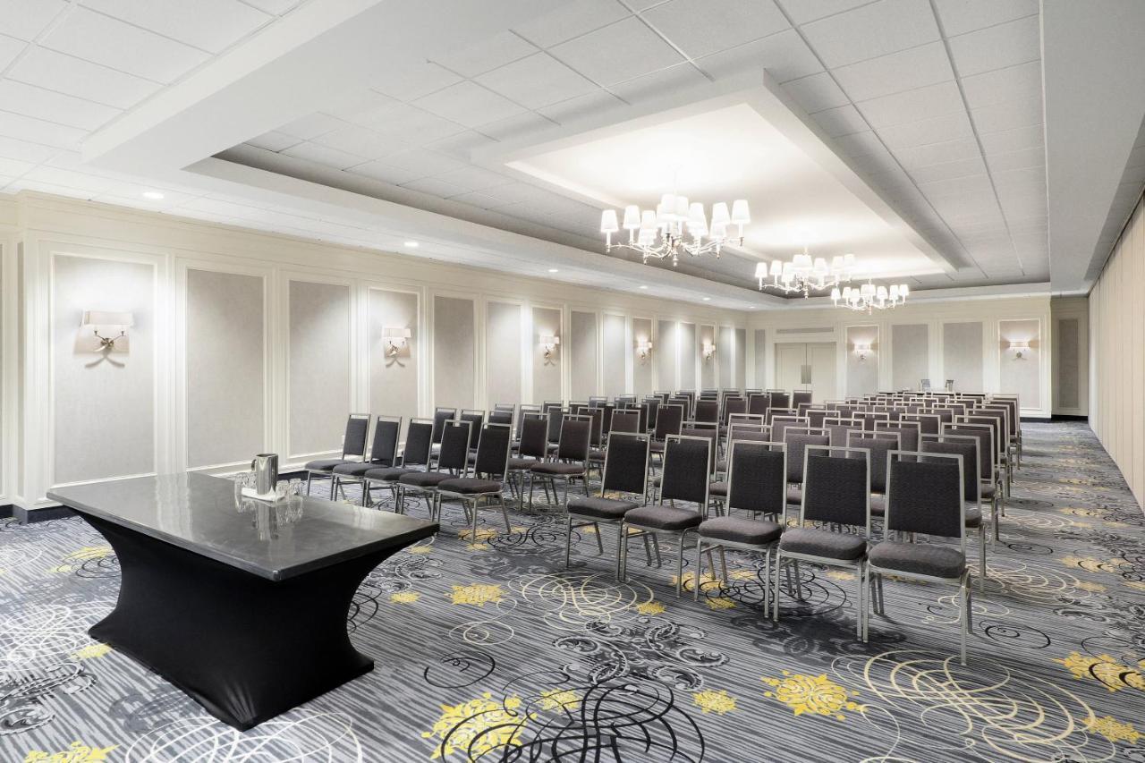 Sheraton Cavalier Saskatoon Hotel Екстериор снимка