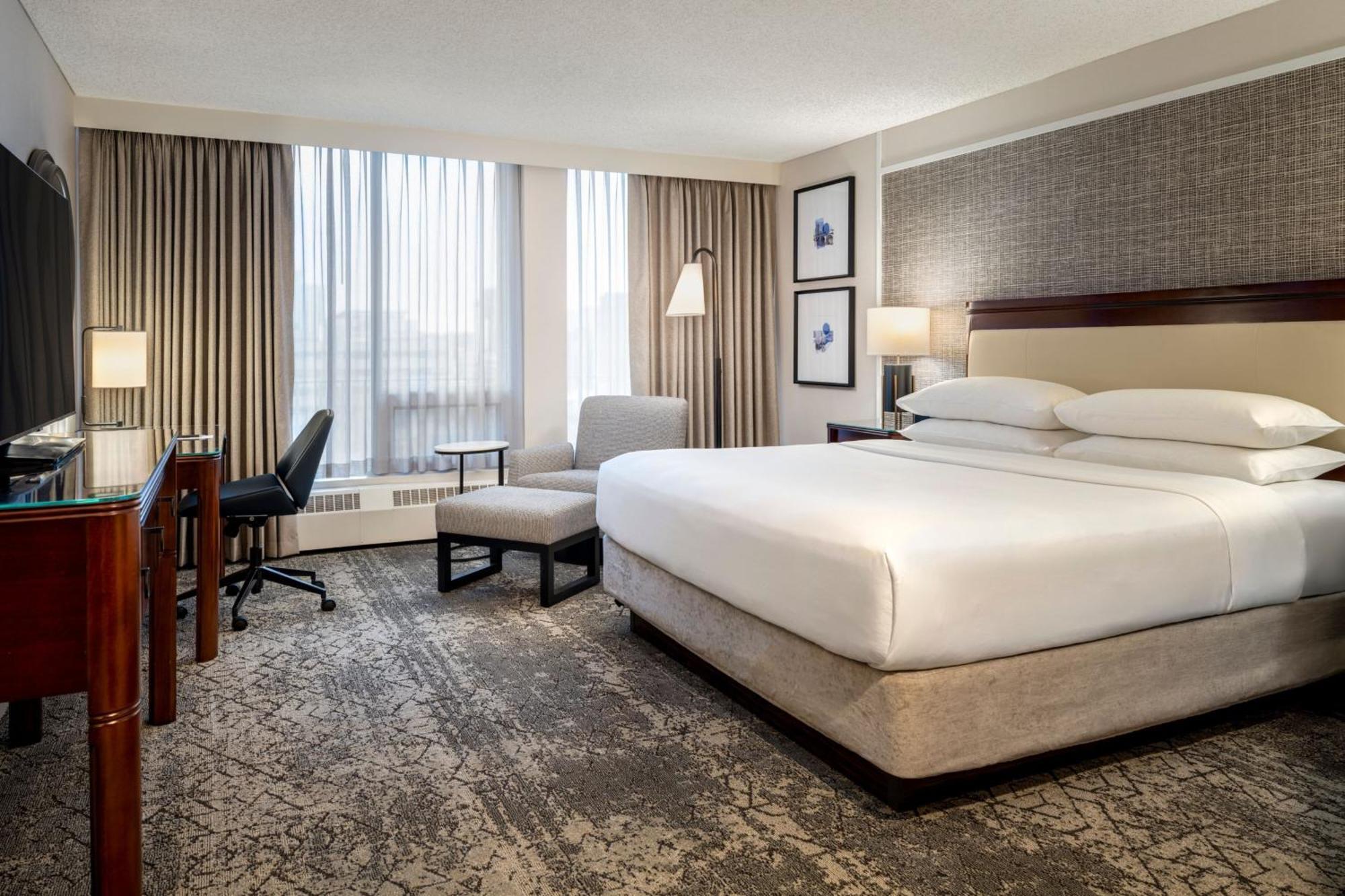 Sheraton Cavalier Saskatoon Hotel Екстериор снимка