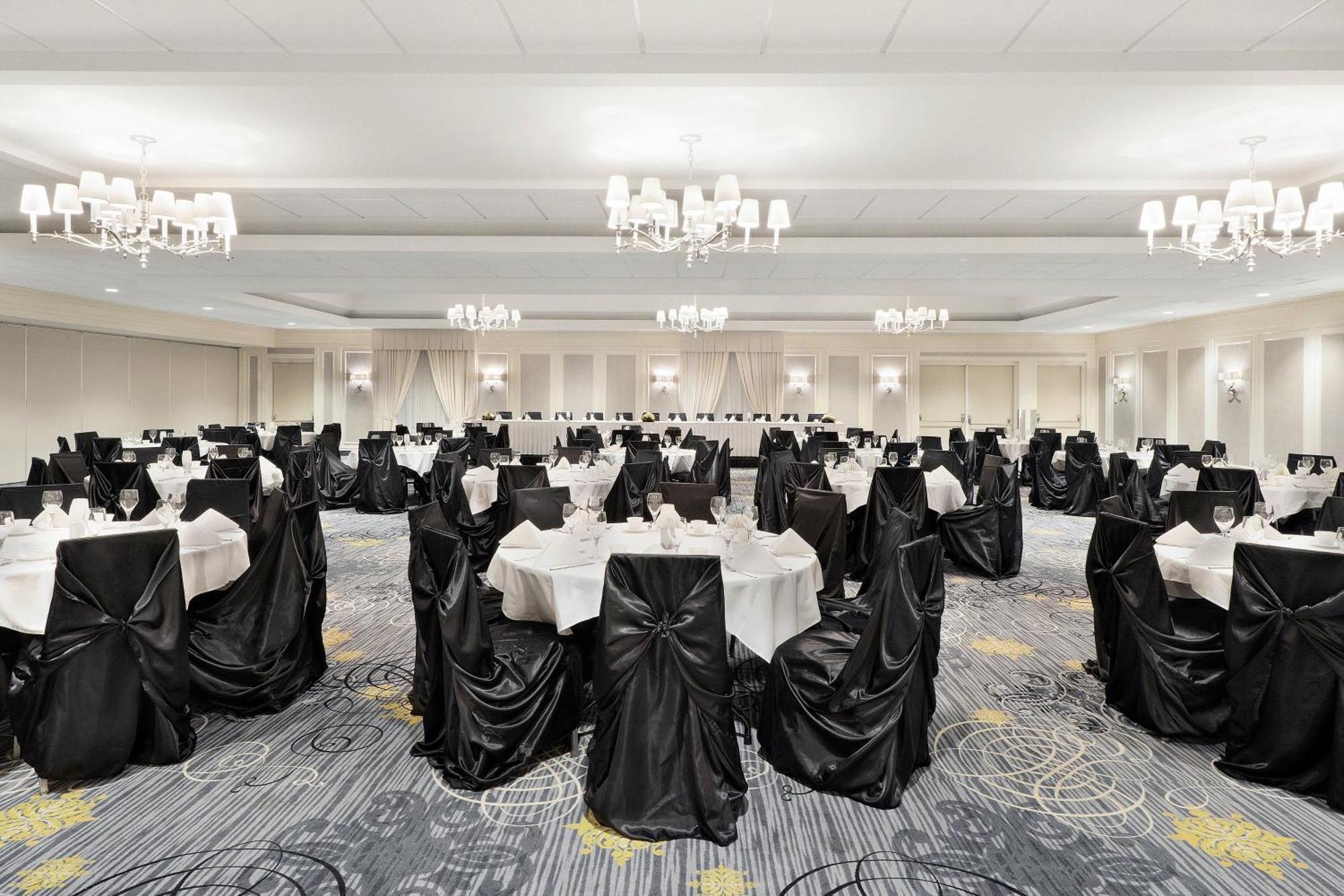 Sheraton Cavalier Saskatoon Hotel Екстериор снимка