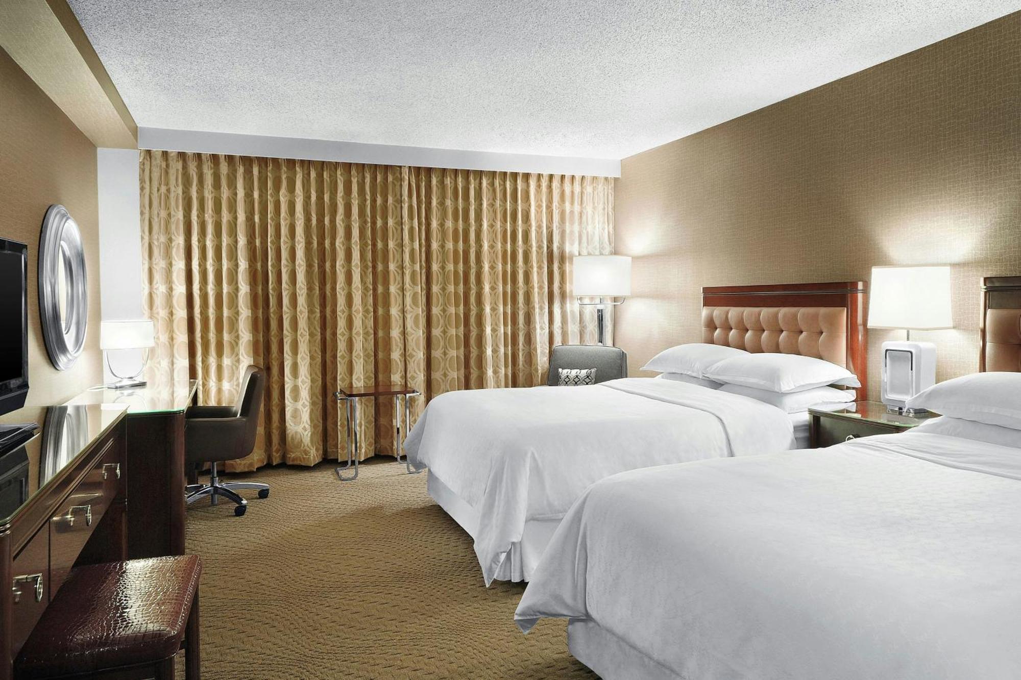Sheraton Cavalier Saskatoon Hotel Екстериор снимка