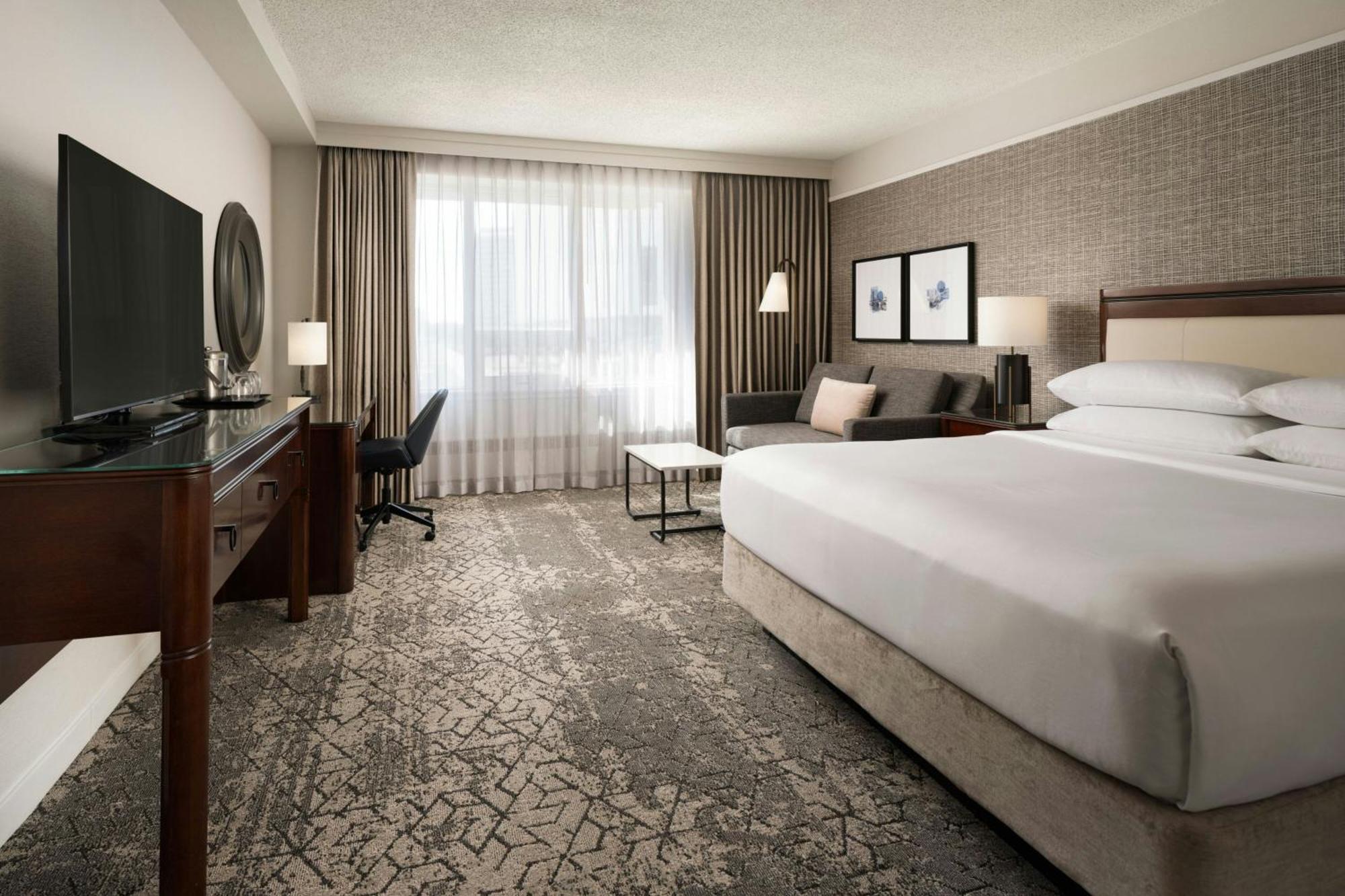 Sheraton Cavalier Saskatoon Hotel Екстериор снимка